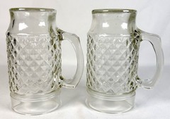💥Set of 2 Vintage Glass Beer Mugs Diamond Pattern Pedestal Base.