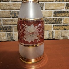 Vintage Frosted Cut Glass Traube Cranberry Red & Gold Decsnter 16″ Tall Pretty!