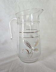 Vintage Italy Frosted Wheat Glass Pitcher & 4 Tumbler Glasses w/ Gold Trim