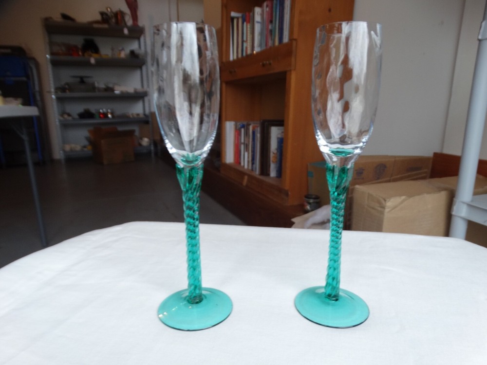 Unknown Maker Swirl Optic Clear Bowl 9 1/8th» Champagne Flute Teal Twist Stem
