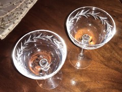 VTG CORDIAL GLASSES (2) ETCHED CUT LEAF VINE RING BAND FACETED STEMS 5-1/4”H EUC
