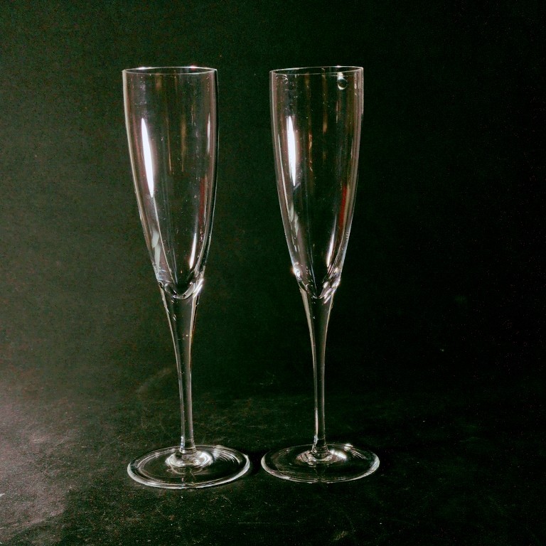 TIFFANY & CO CLASSIC Y CHAMPAGNE FLUTES, Blown Crystal, 9 1/4″, 6 oz, 2PCS