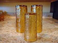 Amber Sandwich Daisy Tiara Indiana 2 Drinking Glasses 1 Juice Glass EUC