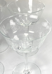 Pretty Crystal Etched Optical Wine Glasses 5 3/4″ with a 6oz Capacity