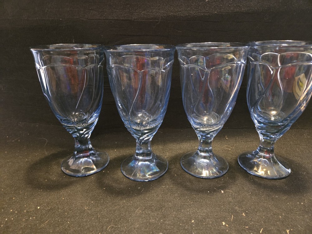 Set Of 4 VTG Noritake Sweet Swirl Lt Blue Water Goblets Glow Under Blacklight