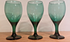 Libbey Teardrop Juniper Gold Trim 7″ Green Wine Glasses SET OF THREE (3)