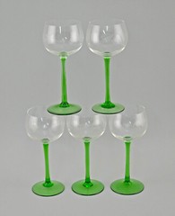 A-9435016-D Glass Set 5 Wine Glasses Green Stem Vintage 8X17Cm