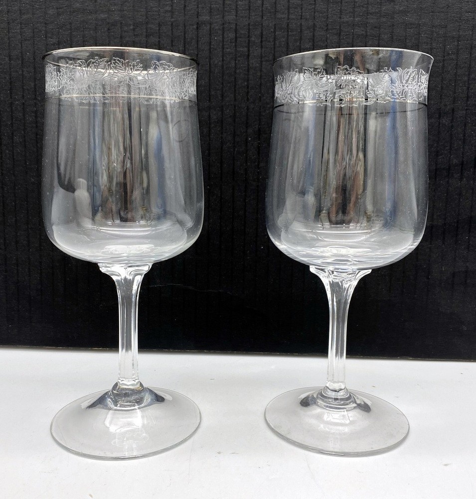 Two Lenox Crystal Moonspun Platinum Wine Goblets Fine crystal stemware