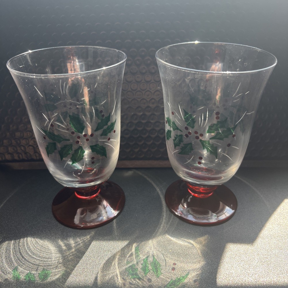 Vintage GORHAM Festive Holly Goblets / All Purpose Glass – Set of 2