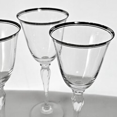 3 Oscar de la Renta Lafayette Silver Band Wine Glasses 8.2″ platinum band stem