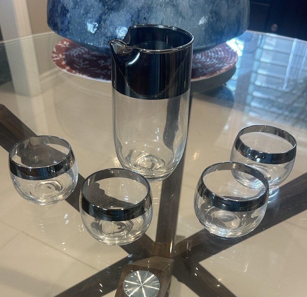 Vintage 4 Glass set 4oz Rocks Silver Rim Glasses & Carafe Pitcher Dorothy Thorpe