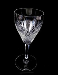 BRILLIANT CUT CRYSTAL DIAMOND CUT TULIP PANEL STEM 7 1/4″ WINE GLASS
