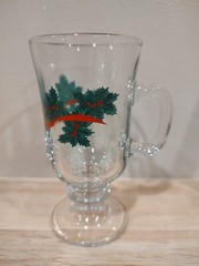 Libbey Holly Berry & Ribbon Irish Coffe / Hot Chocolate Glass 5.5″ Tall,