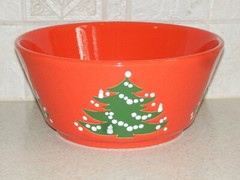 WAECHTERSBACH CHINA CHRISTMAS TREE LARGE DEEP RED BOWL 9″ WIDE 4 1/8″ DEEP