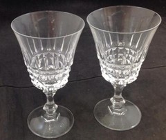 Cris D Arques Durand Tuilleries Villandry Group of 2 Wine Glasses