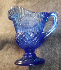 AVON FOSTORIA BLUE PITCHER ~ George Washington Mt. Vernon ~ 1976 (C7B2)