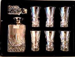 GODINGER DUBLIN SHANNON CRYSTAL SPIRITS DECANTER 9 OZ & SHOT GLASS SET 7 PCS