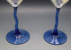 LIBBEY GLASS USA COURBE ZIG ZAG SET OF 2 MARTINI GLASSES BLUE STEM