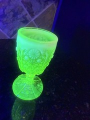 Vintage Fenton Uranium Topaz opalescent Wine Goblet, Daisy&Button, Rare! Glows