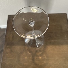 Tiffany & Co. Crystal Classic Home Essentials Burgundy Wine Glass Goblet 9 1/2″
