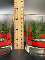 1989 Christmas Poinsettia Set of 4 Santa’s Attic Glass Cups w/ Orginal Gift Box
