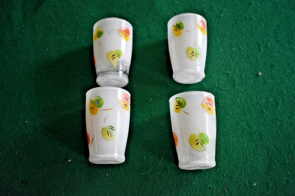 Vintage 4-Ounce Libby Frosted Leaf Juice Glasses Set of 4