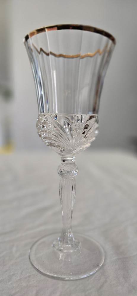 Royal Crystal Rock – Aurea Gold Wine Glass/Water Goblet, Gold Trim, Ribs/Arches