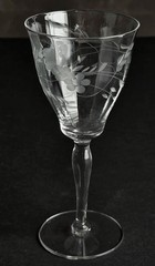 Vintage Crystal Etched Wine Glass 6 1/4″ Delicate Stem Elegant Floral Design