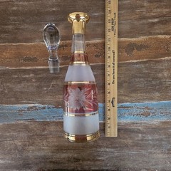 Vintage Frosted Cut Glass Traube Cranberry Red & Gold Decsnter 16″ Tall Pretty!