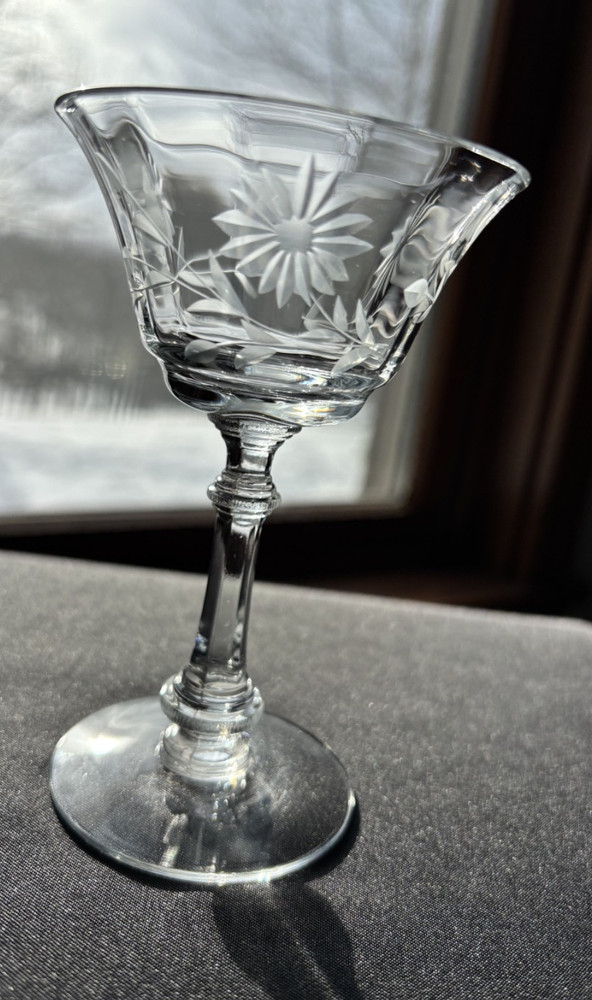 Unknown Maker UNK9972 Panel Optic Gray Cut Floral Leaves Liquor Cocktail VGUC