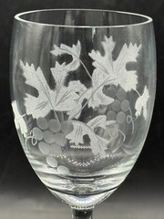 2 vintage, clear glass wine glasses with fristed maple leaves