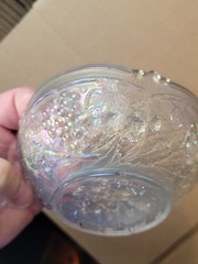 Pretty White US Glass Carnival Glass Palm Beach Berry Bowl Gooseberry Interior