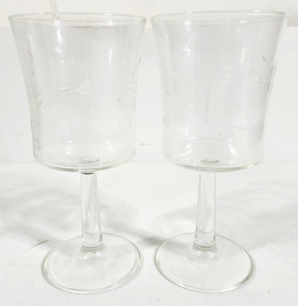 Tuscany Crystal Wine Glasses Etched Design 6″ Home Bar Decor