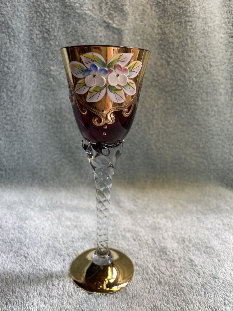 Glass Red/Gold, Flower Details, Clear Twisted Stem, Gold Gilded Base
