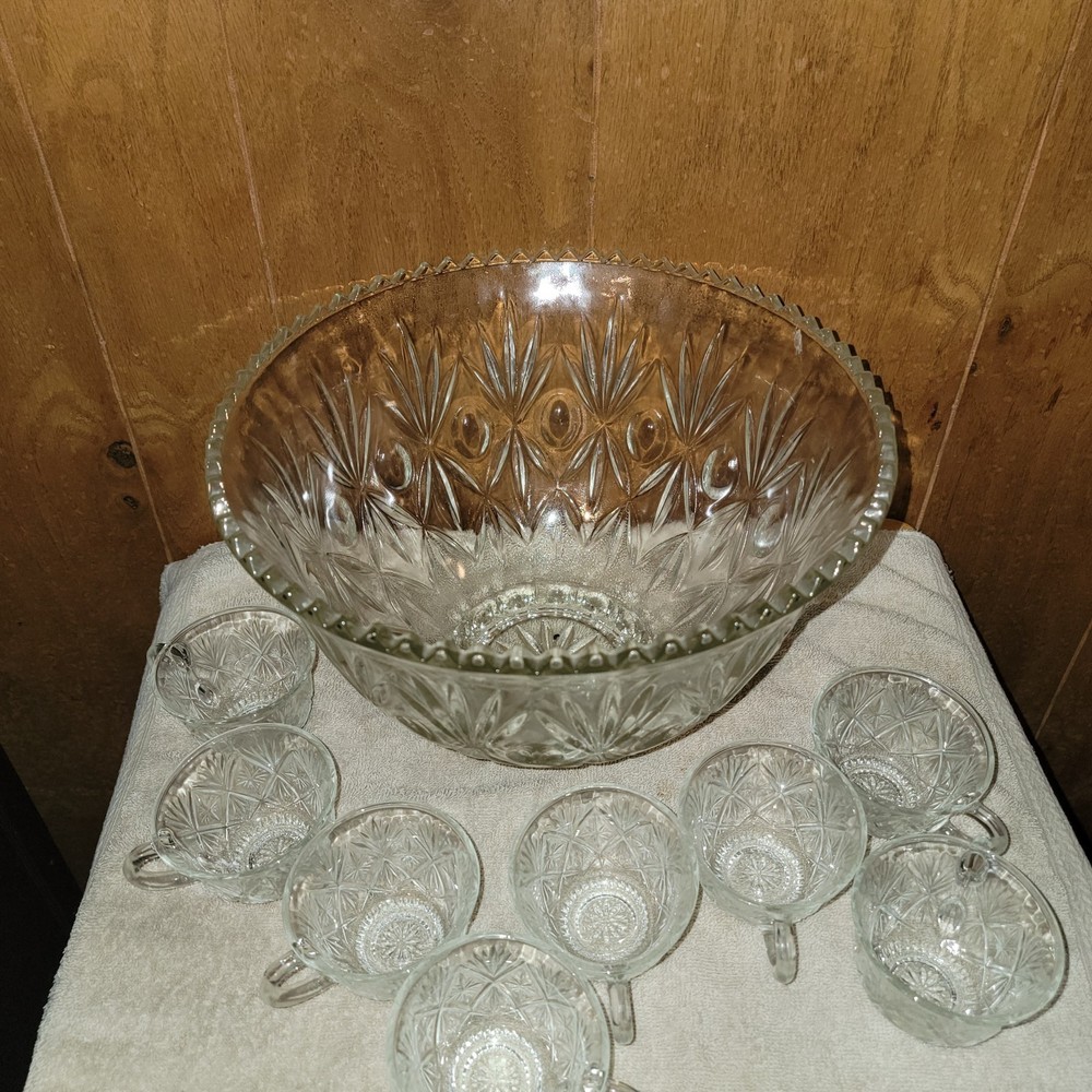 HAZEL ATLAS LEXINGTON ~ Punch Bowl and 8 cups~ Sawtooth ~ Vintage ~ 1960’s ~ USA