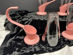 Twin Bird Ind. Plastic Glass MCM Glasses Cups Mod Retro Cone Shape Set Four EUC