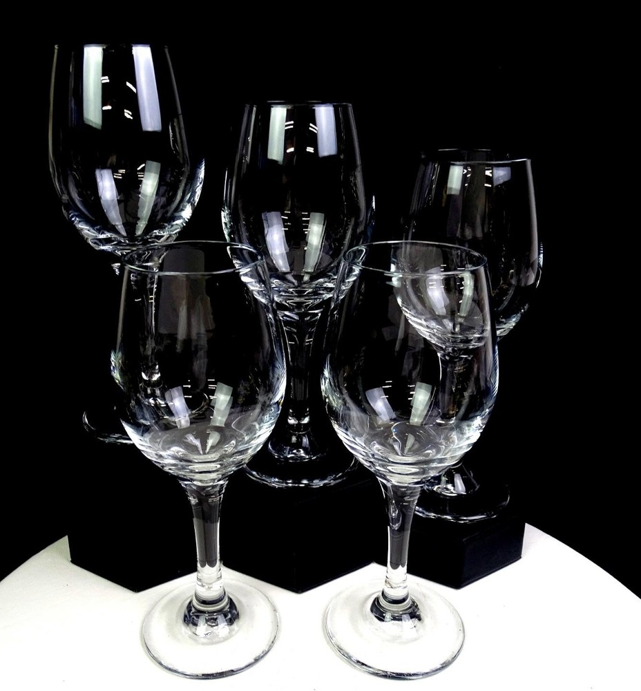 Libbey Glass Co. Classic Clear 12 Ounce 5 Piece 7 3/4″ Wine Glasses 2006-