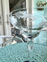 Weston Louie Glass Optic Etched Champagne goblet w/cobalt blue foot 6 Oz