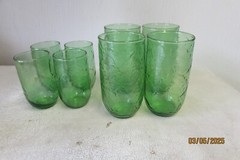vintage retro forest green water and juice glasses leaf pattern set of 8 AH
