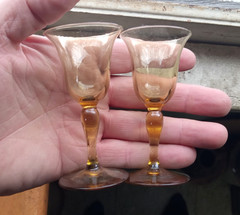 PAIR OF PRETTY AMBER ANTIQUE STEUBEN HAND BLOWN PONTILED CORDIAL WINE GLASSES