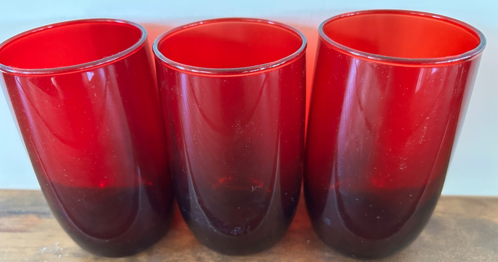 Vintage Lot of 3 Anchor Hocking Ruby Red 4 1/4″ Tall 2 3/8 Wide Drinking Glasses