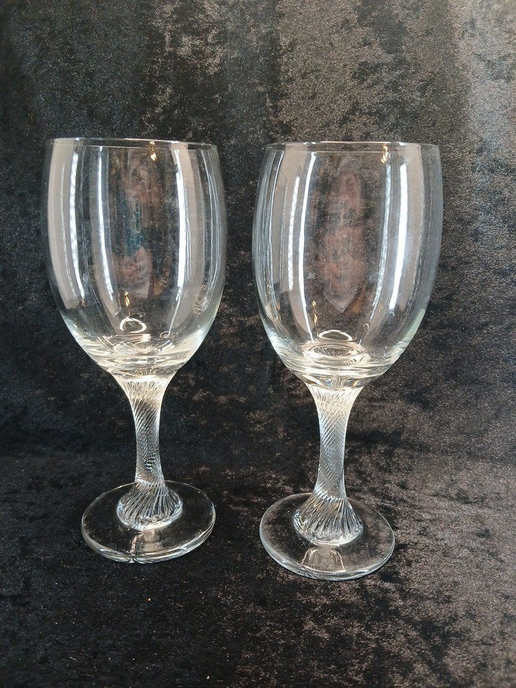 Hand Blowen Wine Glasses Swirl Pattern Stems 7.5 Inches Tall