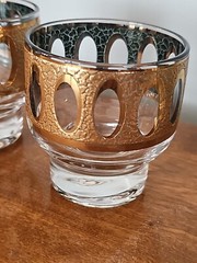 Set of 2 Culver Pisa Piza Punch Cup Glasses 4 oz Glass Cups 22K Gold Vintage MCM