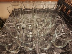 Set Of 16 Glasses Tulip Shaped (8 Tall 8 Short) Lightly Used Excellent Condition
