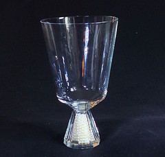 OLEG CASSINI PEARL ICED WINE GLASSES, Blown & Cut Crystal, 6 1/8″, 10 Oz, 2PCS