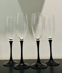 Luminarc Vintage 1980’s Champagne Flutes Domino Black Stem 8.8” Set Of 4
