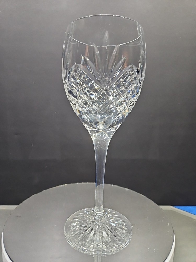 Water Goblet 8-1/2″ Glass Signed Royal Doulton England Crystal «Westminster»