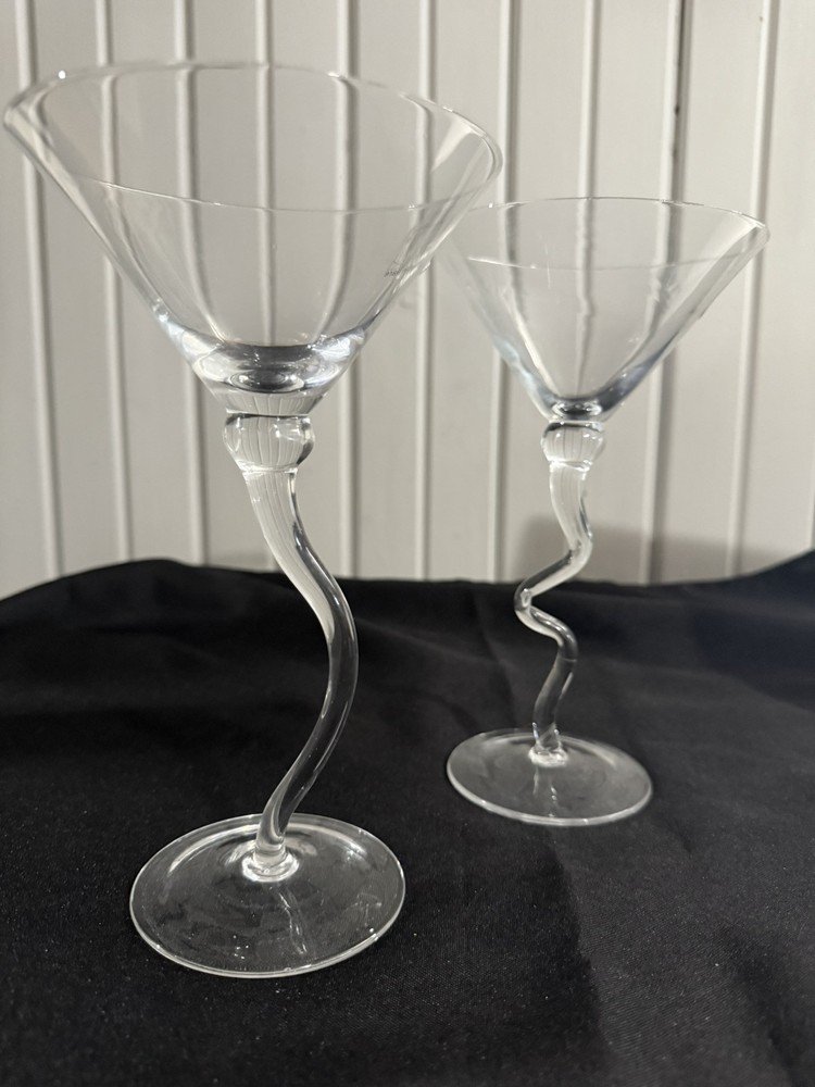 Set Of 2~Curved Stem Modern Martini/Cosmo/Cocktail Clear Crystal Glasses~8.5”