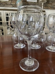 Set Of 8 Clear Stemmed Wine/Water Glasses 8″ Tall