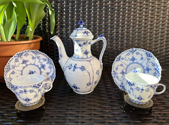 ROYAL COPENHAGEN 5-Piece Blue Fluted Coffee Set:Coffee Pot, Flat Cup&Saucer MINT